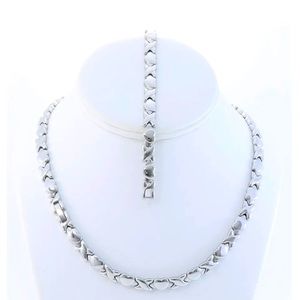 Silver stainless steel hugs and kisses necklace and bracelet set